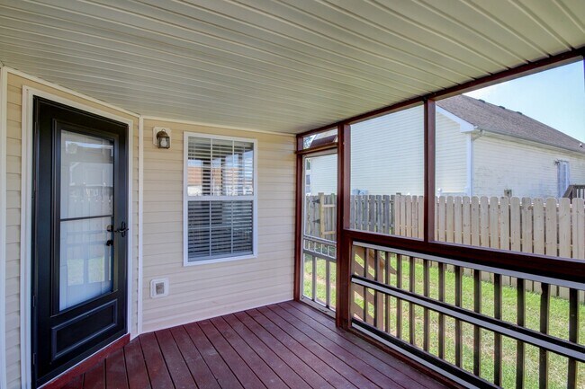 Building Photo - Super cute Ranch on Cul De Sac with update...