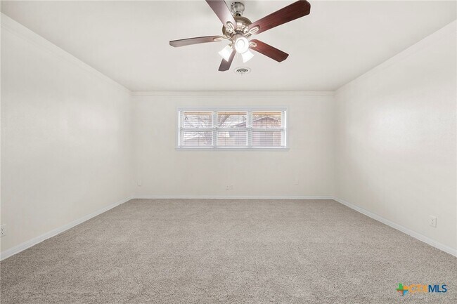 Building Photo - 3017 Oaklawn Dr