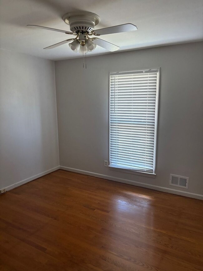 Building Photo - Available Now! Managed by Blanchard and Calhoun