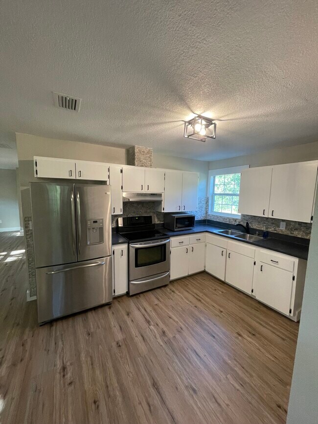 Building Photo - 2928 Blount Rd