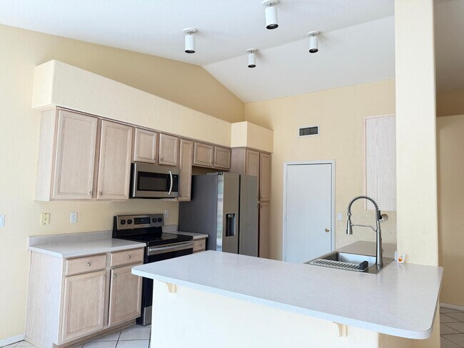 Building Photo - 7283 W Tina Ln