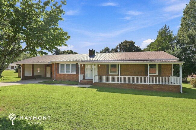 Building Photo - 1404 Cedar Dr