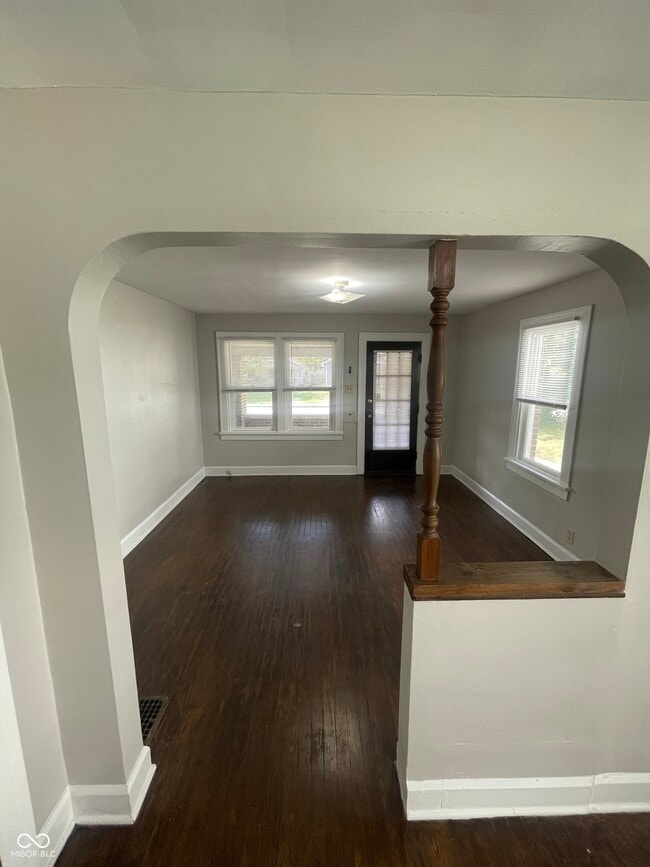 Building Photo - 841 N Emerson Ave