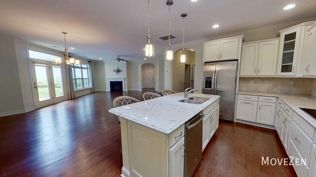 Building Photo - 8011 Parknoll Dr