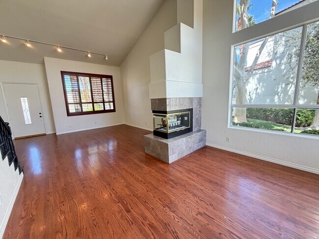Building Photo - To schedule a viewing, call Wally Fellman at 702-493-9787