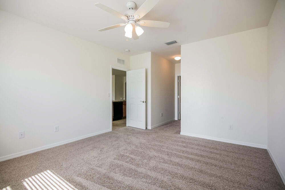 Building Photo - 218 SE 8th St