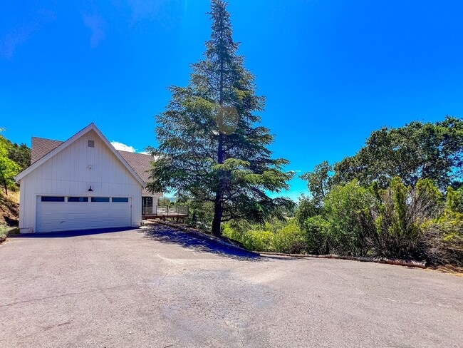 Building Photo - Stunning Alta Heights Hillside Home with Panoramic Views & Expansive Deck