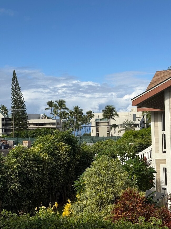Building Photo - 75-6081 Alii Dr D201 - Alii Lani D201