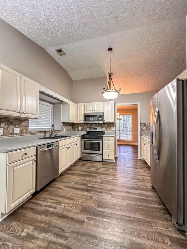 Building Photo - 3552 Plum Creek Trail NW