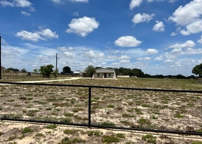 Building Photo - 2-Bedroom Barndominium