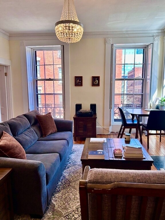 Building Photo - 2 Phillips St