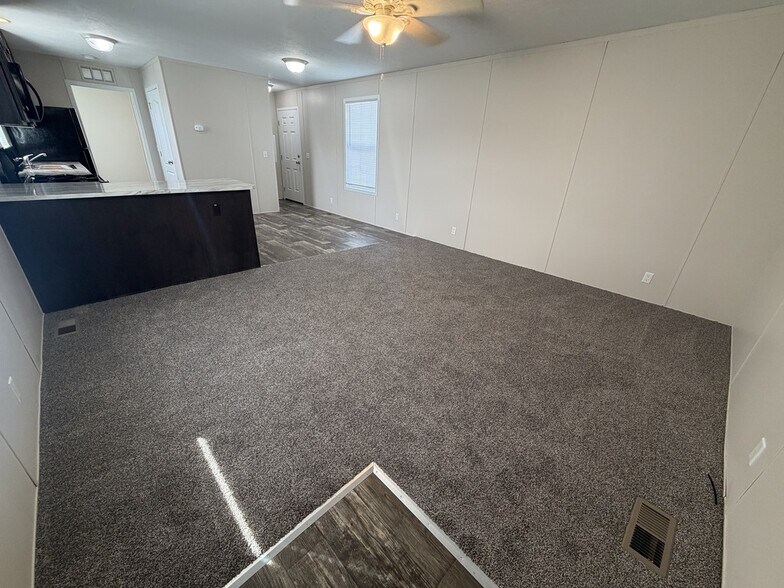 Building Photo - 38052 Johannes Dr