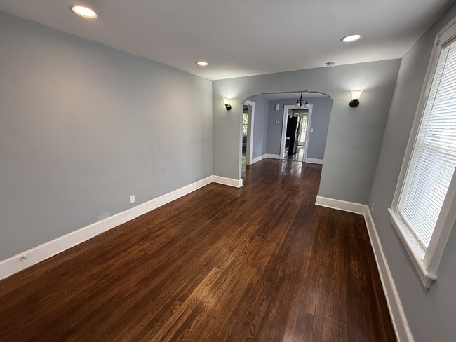 Building Photo - 3115 Madison Ave