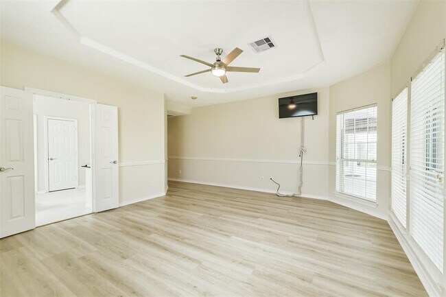 Building Photo - 11918 Mariposa Canyon Dr