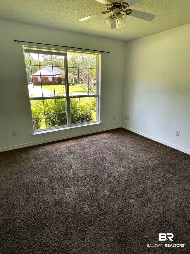 Building Photo - 1476 W Fairway Dr