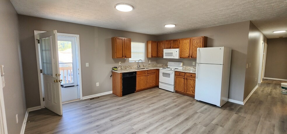 Building Photo - 4532 Winslow Dr