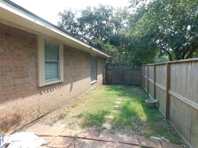 Building Photo - 3334 Pebble Beach Ln