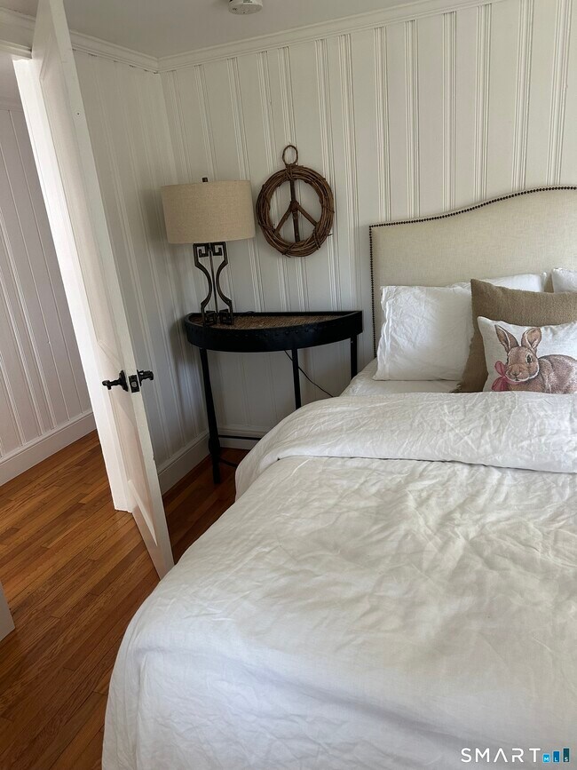 Building Photo - 9 Rowland Pl