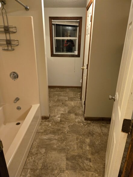 Building Photo - 40 Fieldview Dr