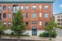 Building Photo - 5611 Elmer St