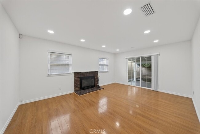 Building Photo - 4201 Franklin Ave