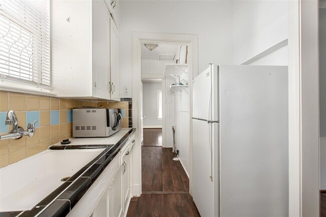 Building Photo - 5838 Vickery Blvd