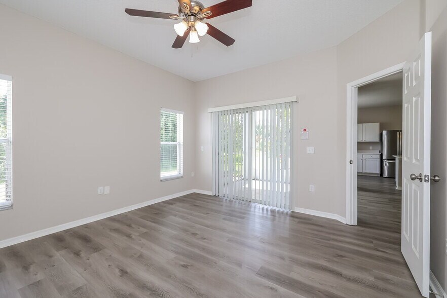 Building Photo - 556 Pinehurst Cove