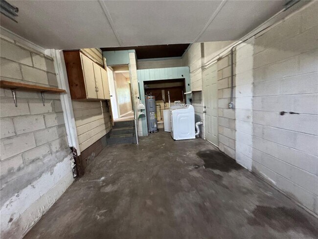 Building Photo - 2418 Montana St