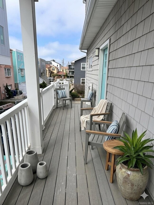 Building Photo - 16 Florida St