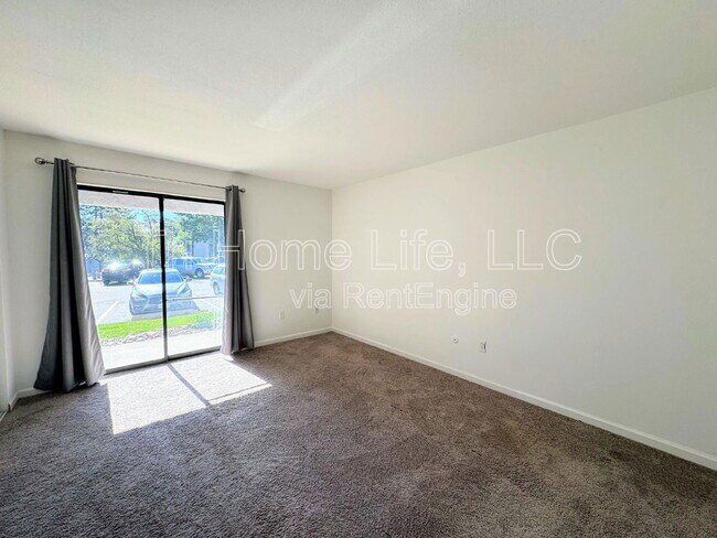 Building Photo - 6400 S Dayton St