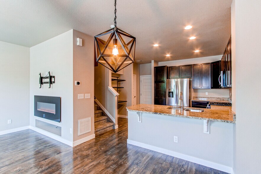 Dining room - 1745 W 66th Ave