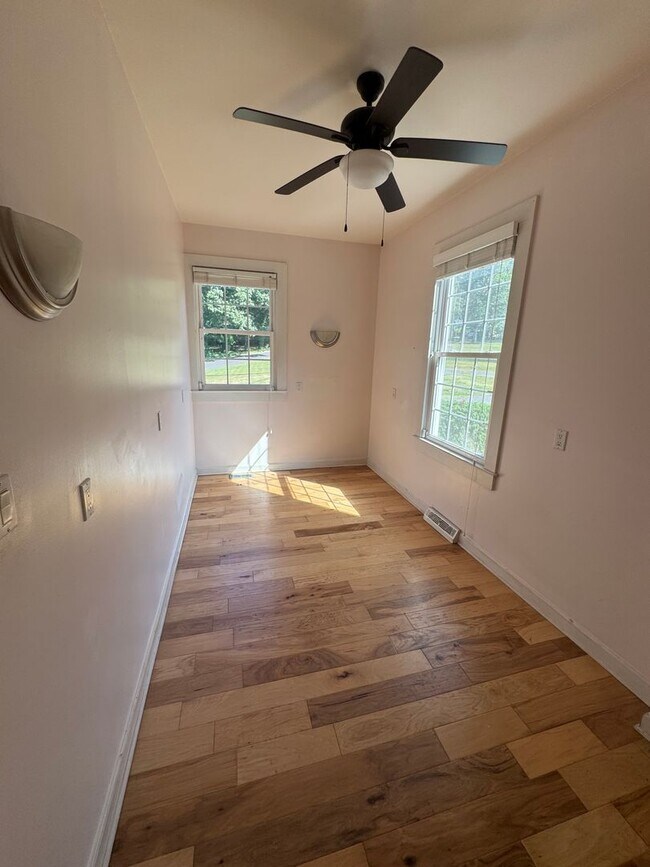 Building Photo - 207 Edgemont Ave