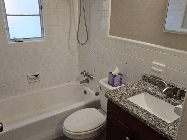 Building Photo - Mid Century For Lease/Walk to Downtown Smyrna