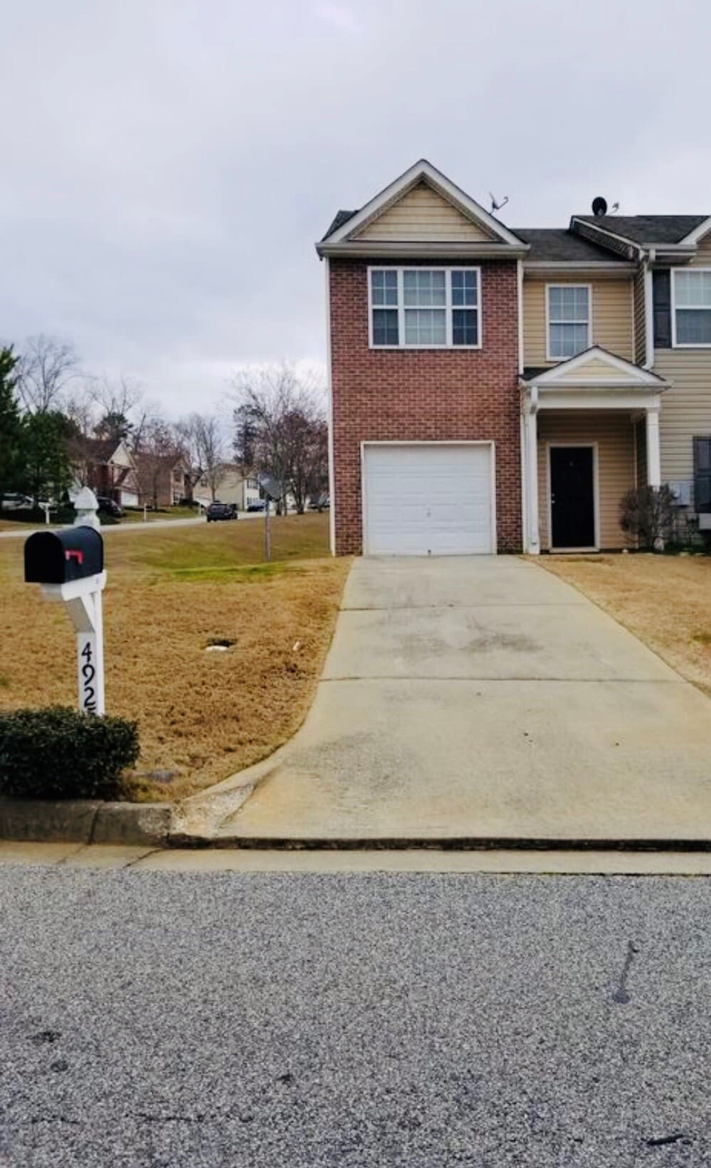 Welcome Home - 4925 Sierra Way