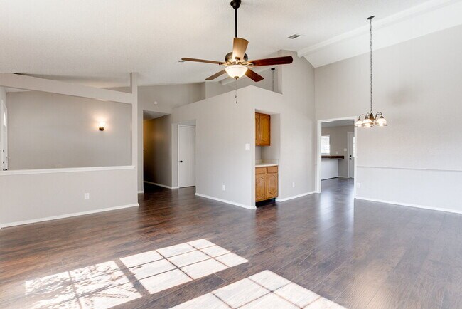Building Photo - "Charming 3-Bedroom Retreat with 2 Full Baths in Rowlett – 1,894 Sq. Ft. of Comfort on Shipman St.!"