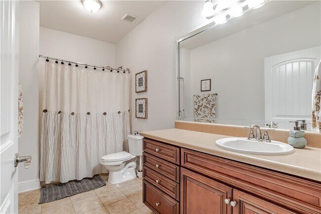 Building Photo - 10770 Hunters Cir W