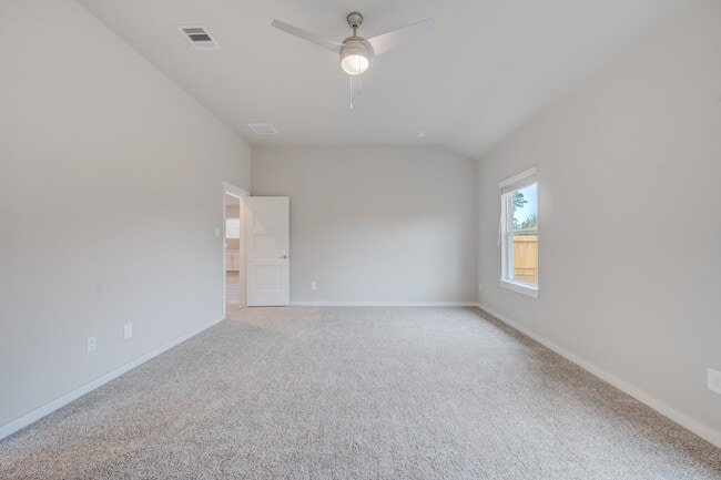 Building Photo - 14257 Lake Lodge Dr