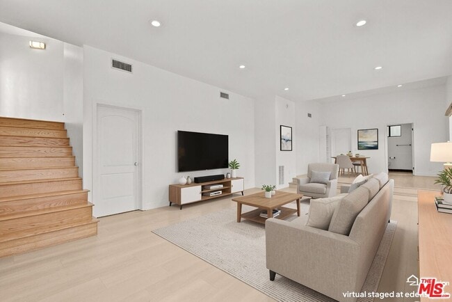 Building Photo - 3665 Alta Mesa Dr