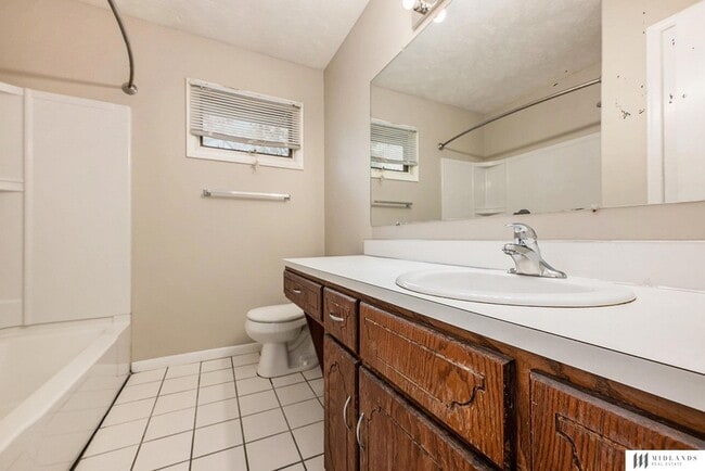 Building Photo - 4701 Schroeder Dr