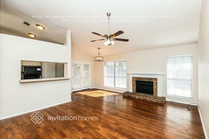 Building Photo - 4245 Periwinkle Dr