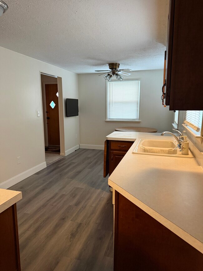 Building Photo - 152 Clover Ridge Dr