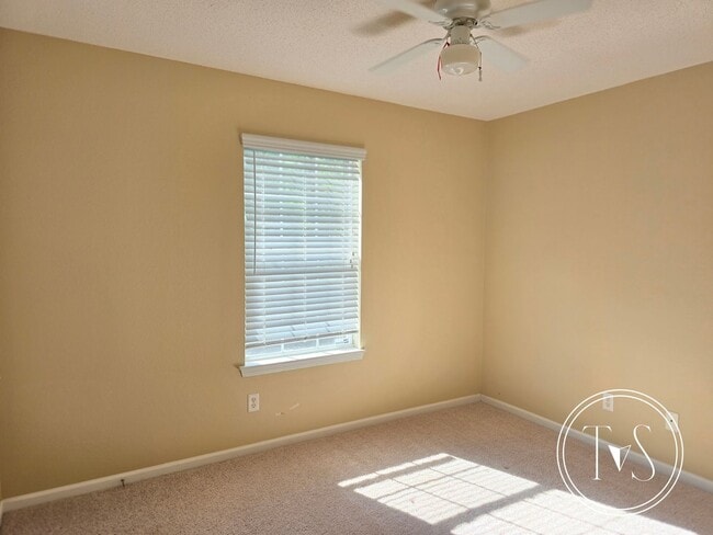 Building Photo - 139 Wax Myrtle Ct
