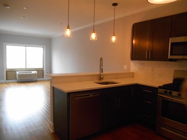 Building Photo - 3 Perrine Ave