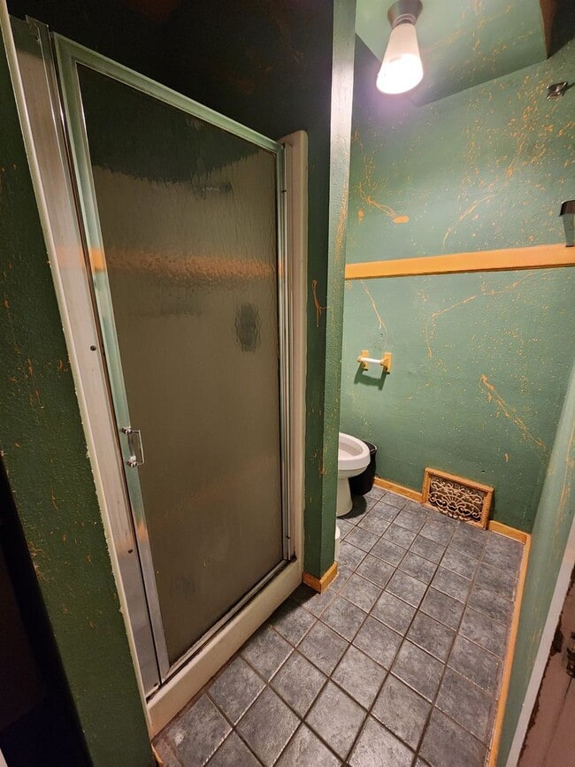 Building Photo - Spacious Units Across from WWU