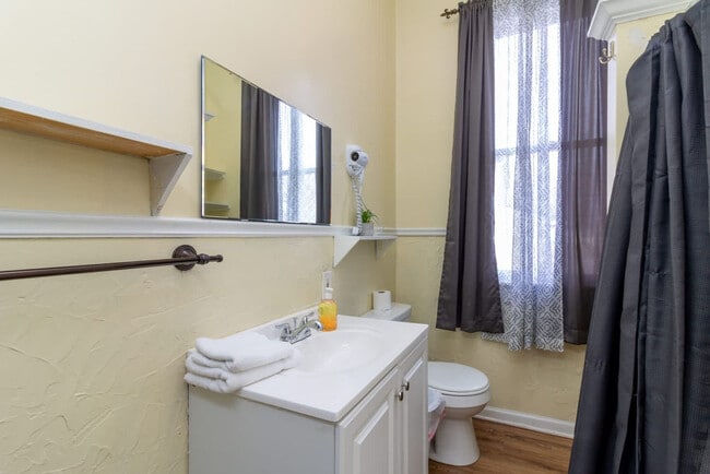 Building Photo - 737 3rd Ave