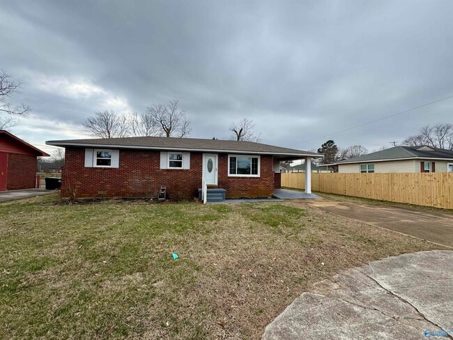 Building Photo - 1801 US Hwy 72 W