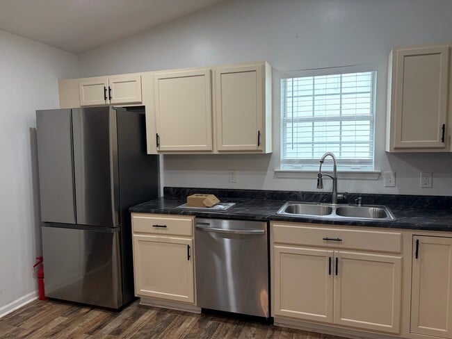 Building Photo - 3158 Huttersfield Cir