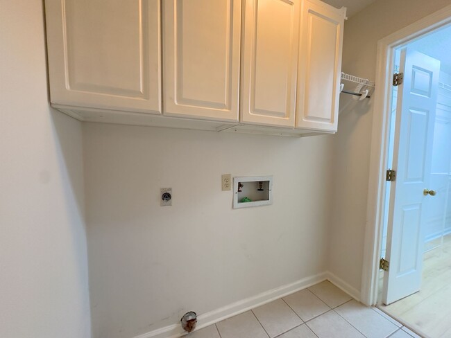 Building Photo - Knoxville 37922 - Beautiful 3 bedroom cond...