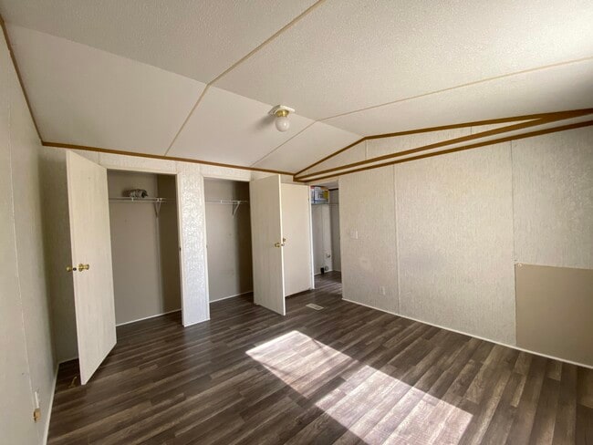 Building Photo - 5 Lacour Ln