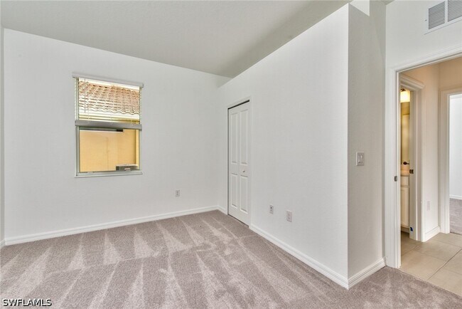 Building Photo - 2591 Vine Ave